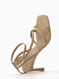 BERSHKA Sandalen Met Hak Sandalen Met Riem Dames Sand -Damesschoenen Winkel 3a576be423f1c0fc90bb085df8f3cd4a